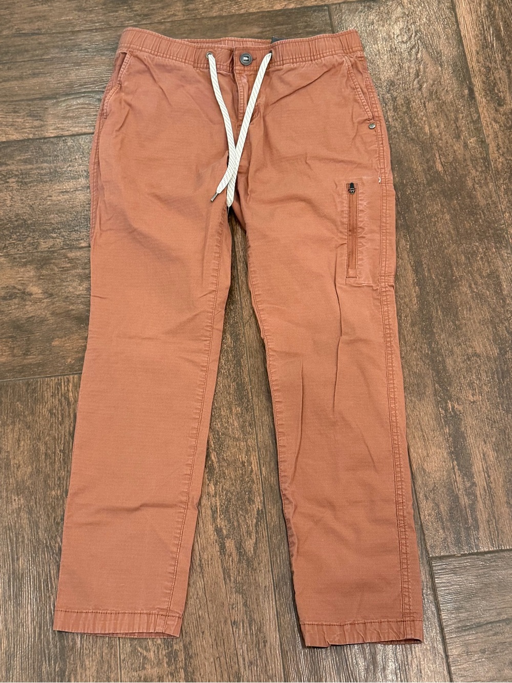 Vuori Ripstop - Straight Leg Pants in Rust - M